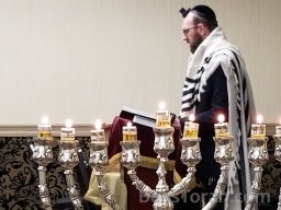 Lighting the Menorah on Friday Afternoon For Shabbos