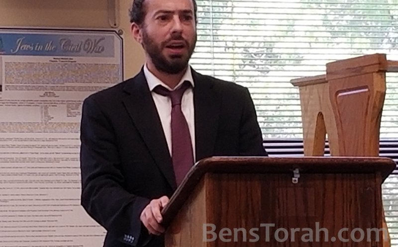 Rabbi Binyomin Thumim - Chanukah Blessings